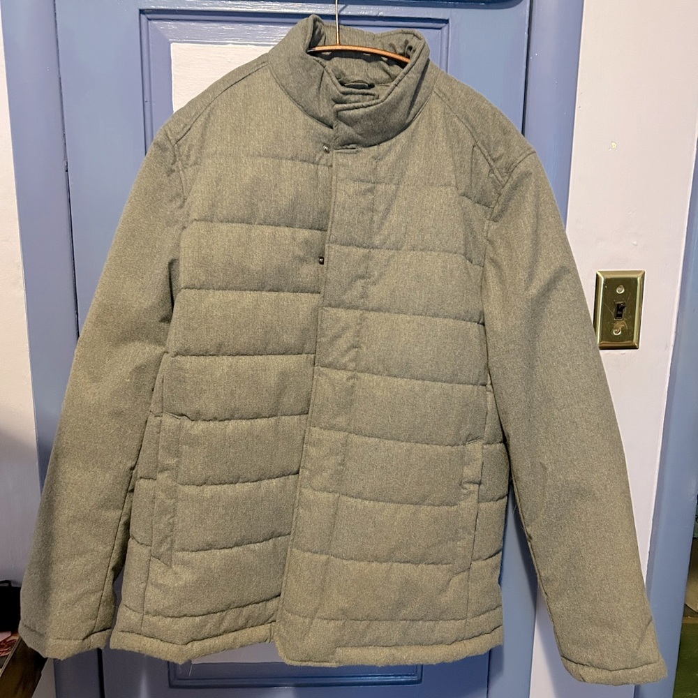 Banana Republic Men’s water resistant quilted jacket L